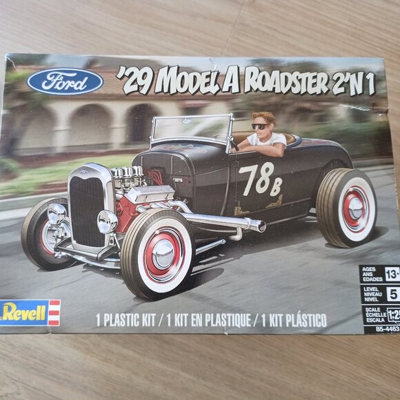 Revell model car kit 29 model A roaderster 2 in 1 open box not used - Picture 1 of 8